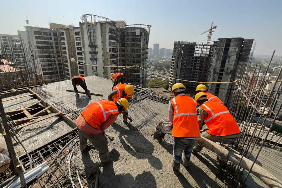 Pracownicy budowlani